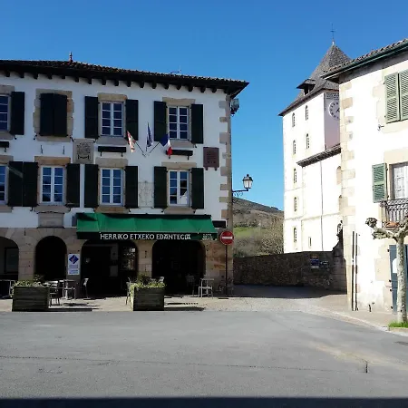 Διαμέρισμα Appartement De 2 Chambres A Sare Avec Magnifique Vue Sur La Montagne Et Jardin Amenage A 15 Km De La Plage